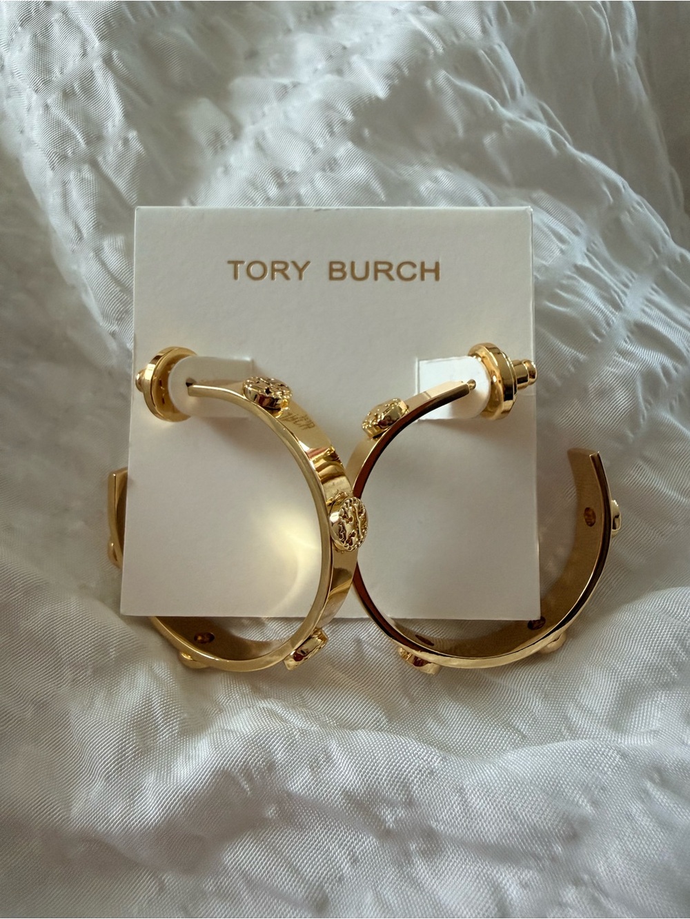 Tory Burch T-Logo Hoop Earrings  - gold